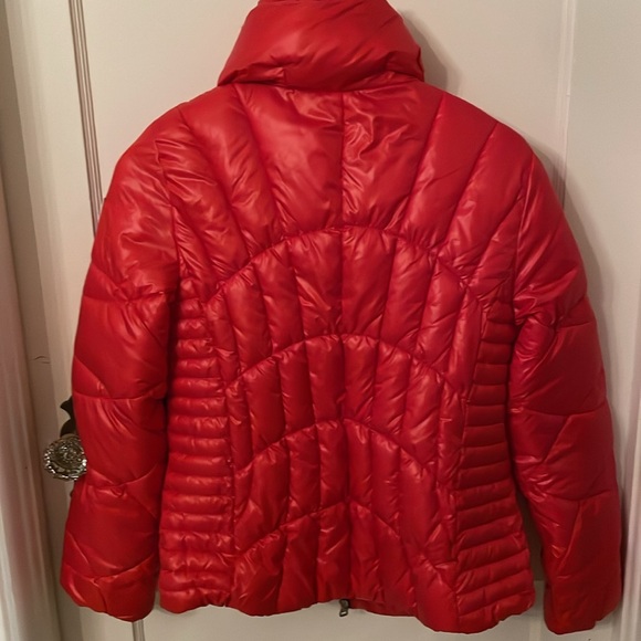 NWOT Guess puffer jacket - Picture 5 of 5